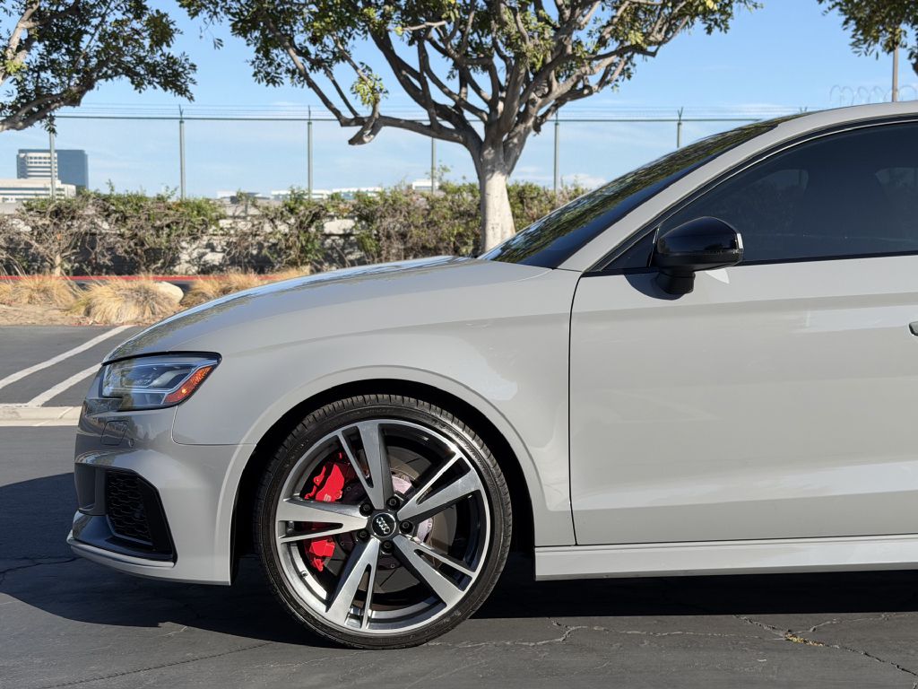 Photo 9 of this AUDI RS3