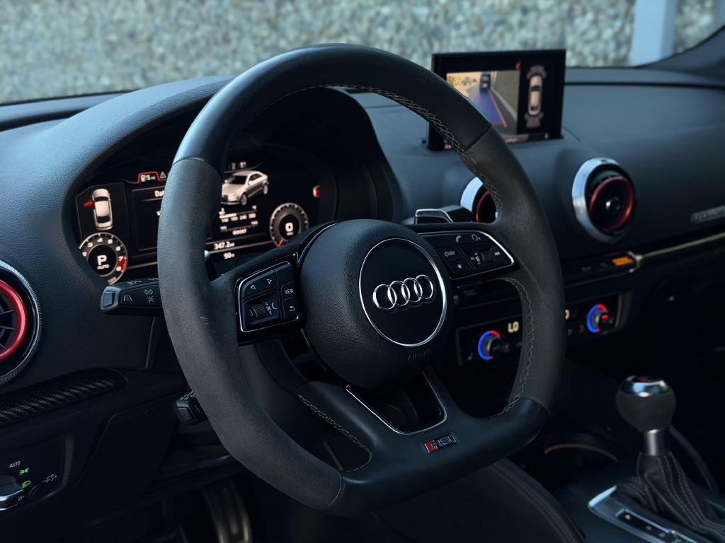 Photo 15 of this AUDI RS3