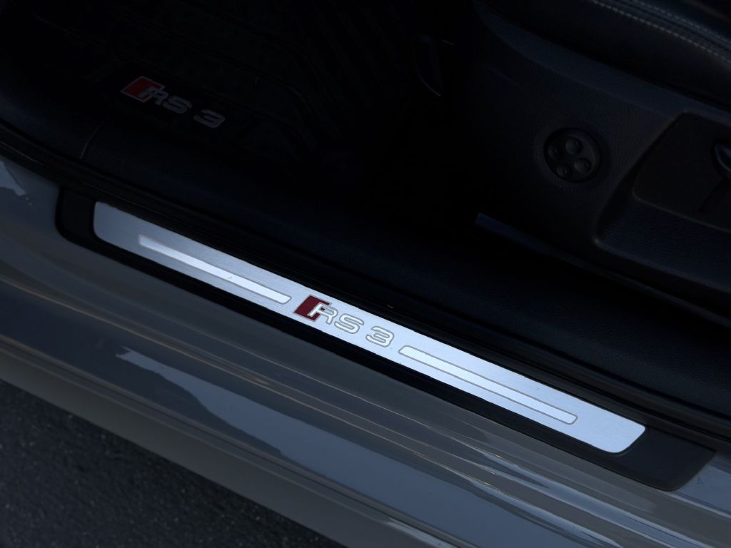 Photo 17 of this AUDI RS3