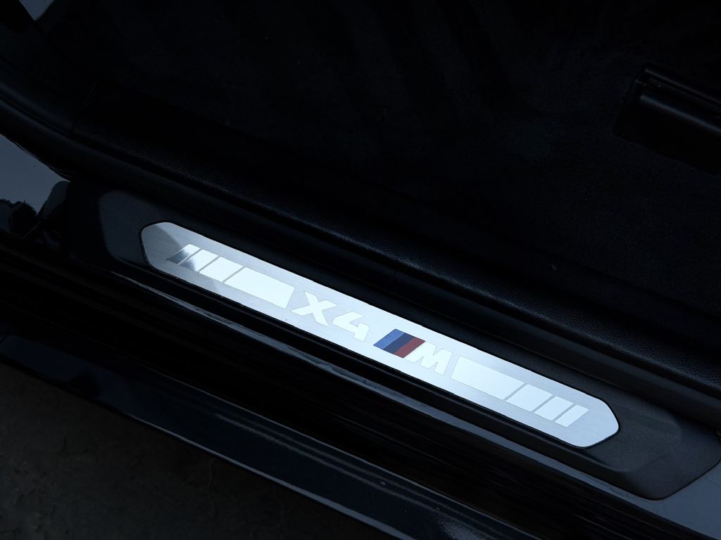 Photo 14 of this BMW X4