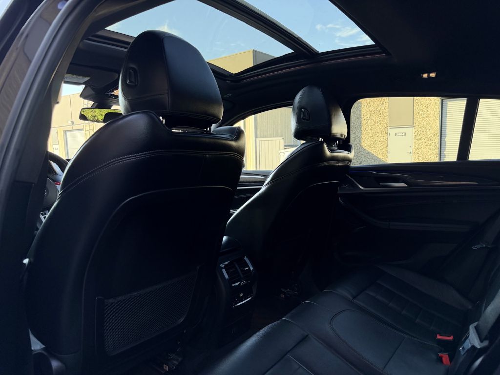 Photo 15 of this BMW X4