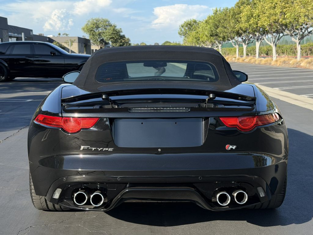 Photo 7 of this JAGUAR F-TYPE