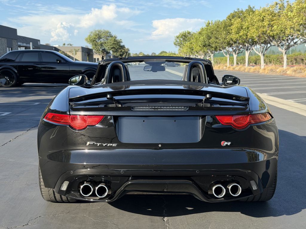 Photo 12 of this JAGUAR F-TYPE
