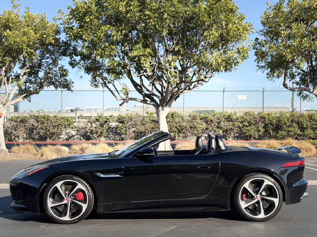 Photo 15 of this JAGUAR F-TYPE