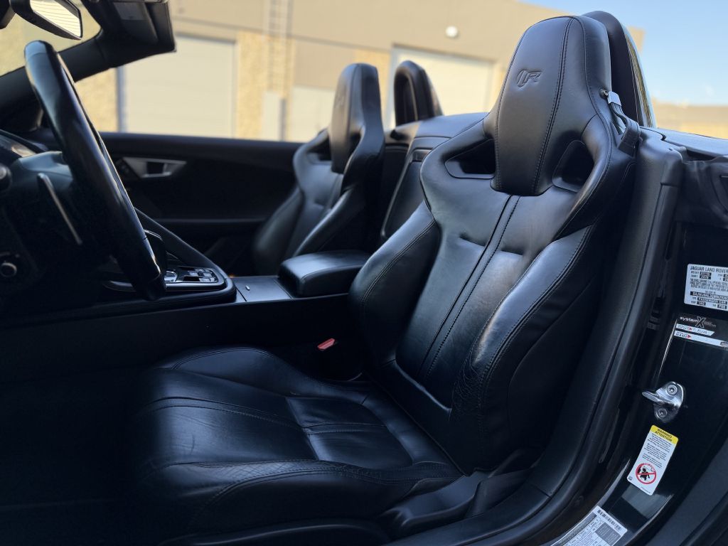 Photo 18 of this JAGUAR F-TYPE