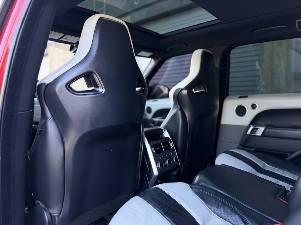 Photo 13 of this LAND ROVER RANGE ROVER SPO