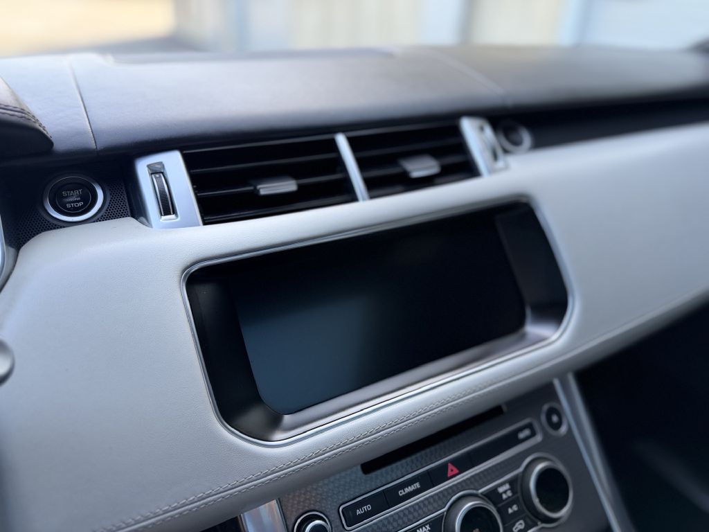 Photo 19 of this LAND ROVER RANGE ROVER SPO