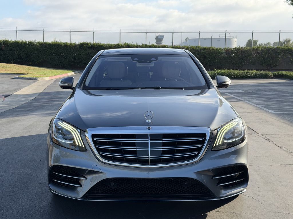 Photo 3 of this MERCEDES-BENZ S-CLASS