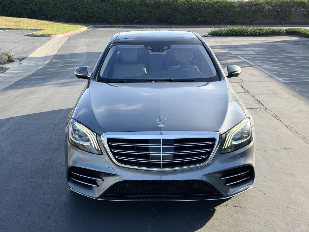 Photo 4 of this MERCEDES-BENZ S-CLASS
