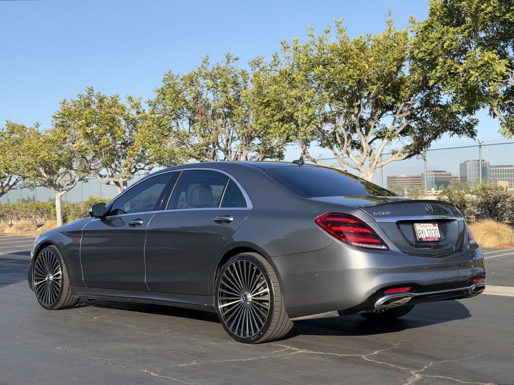 Photo 8 of this MERCEDES-BENZ S-CLASS