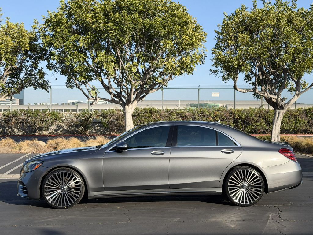 Photo 9 of this MERCEDES-BENZ S-CLASS