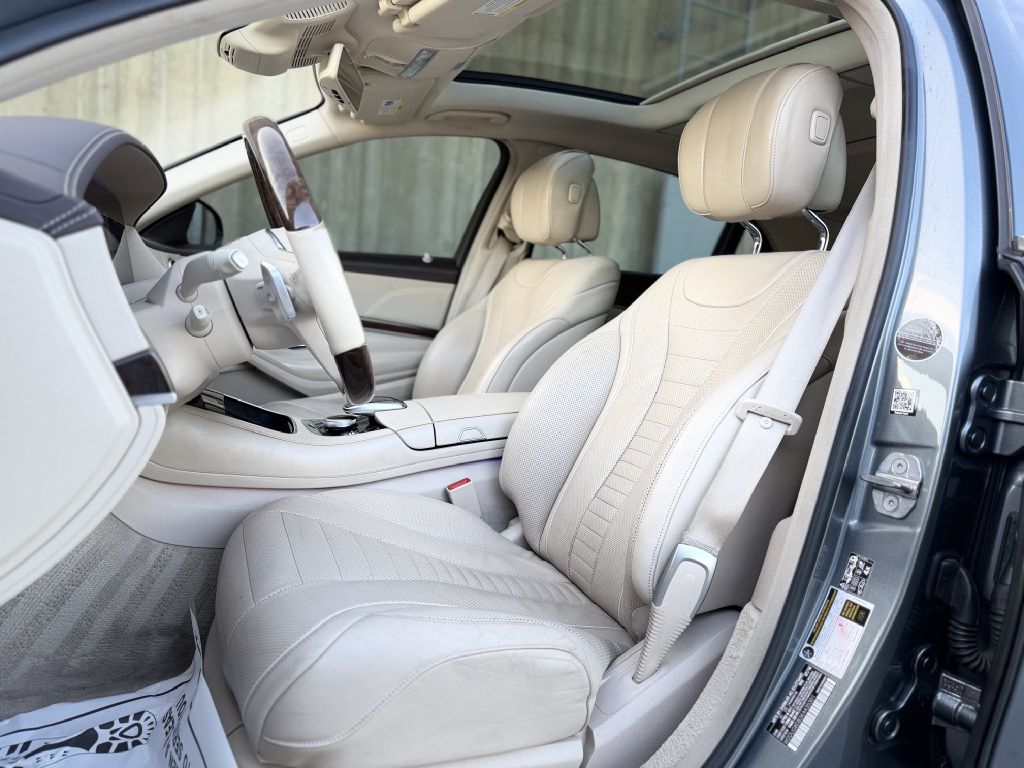 Photo 12 of this MERCEDES-BENZ S-CLASS