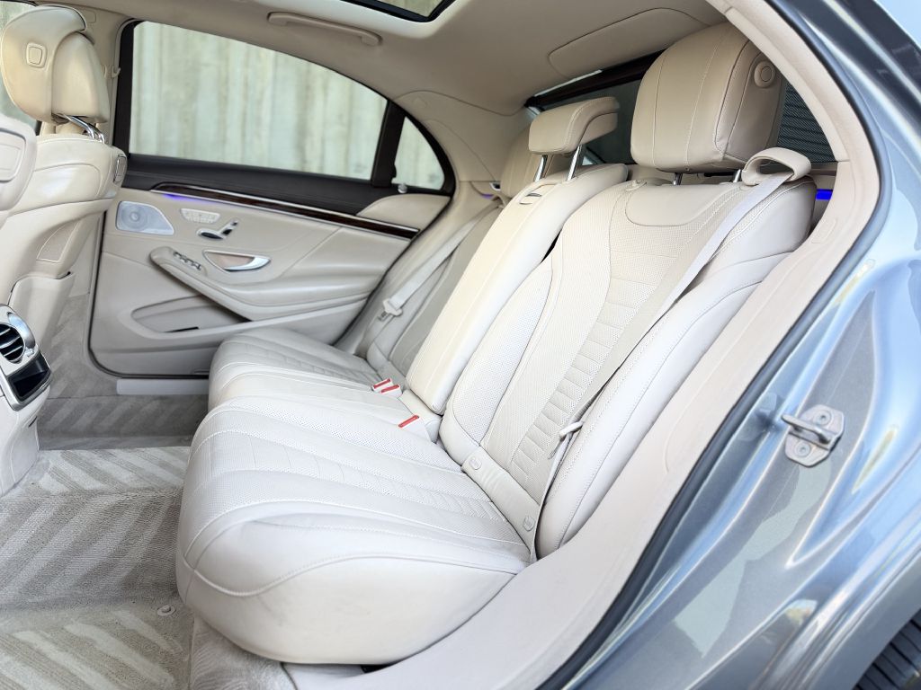 Photo 15 of this MERCEDES-BENZ S-CLASS