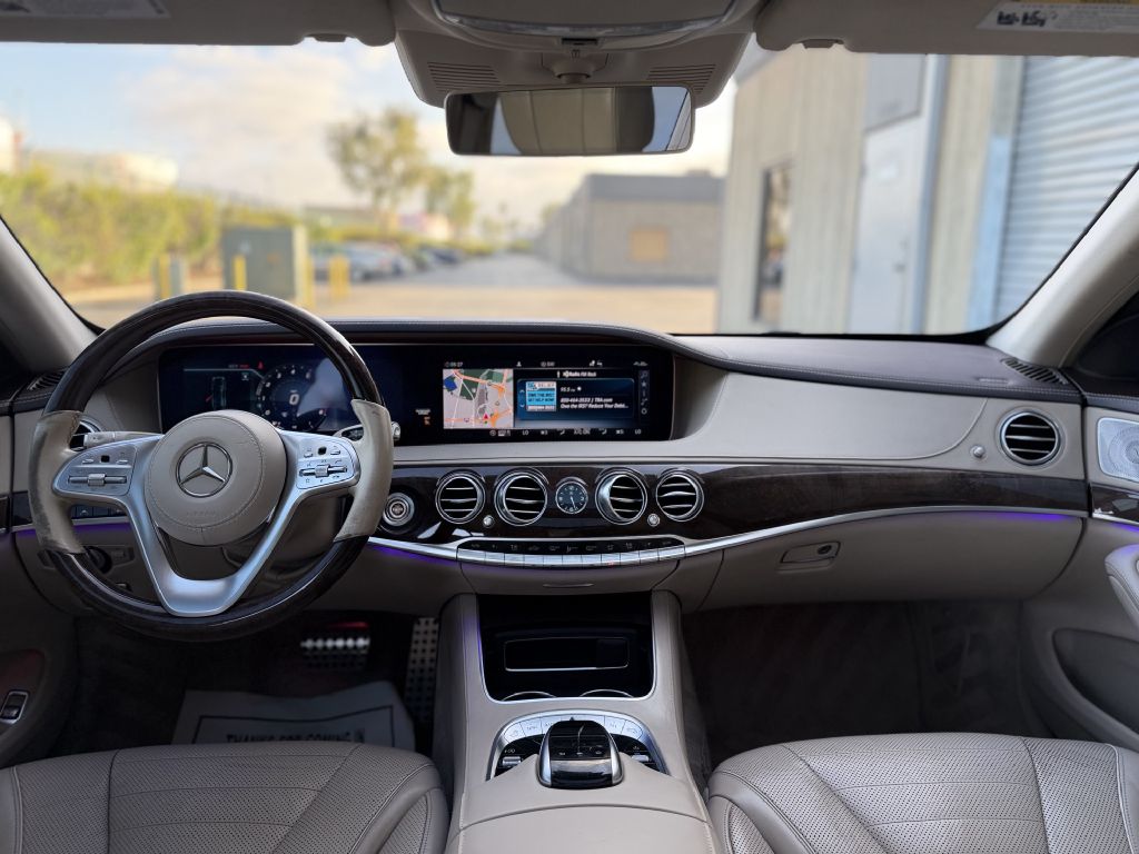 Photo 16 of this MERCEDES-BENZ S-CLASS