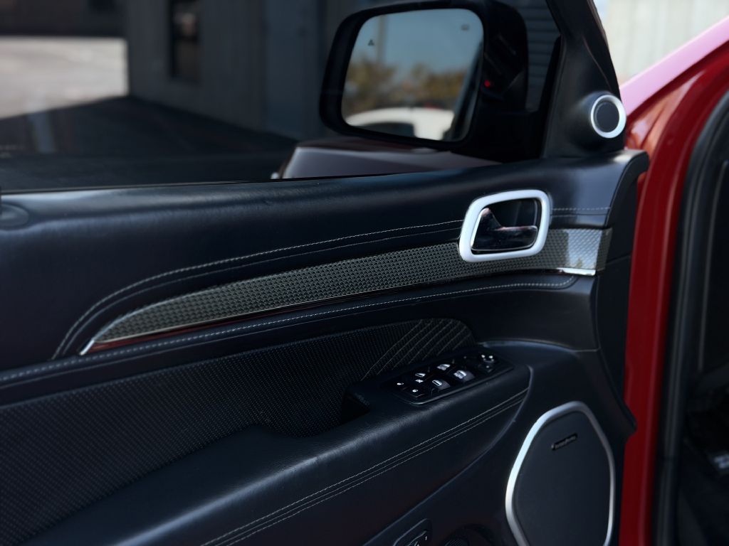 Photo 11 of this JEEP GRAND CHEROKEE
