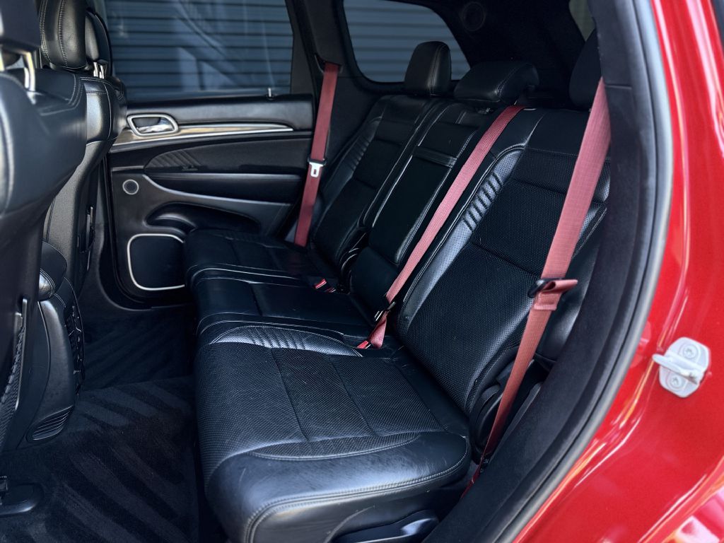 Photo 18 of this JEEP GRAND CHEROKEE