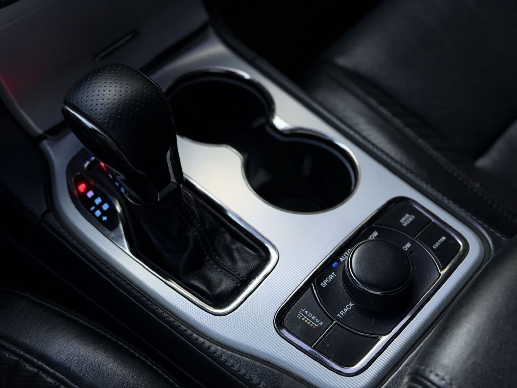 Photo 23 of this JEEP GRAND CHEROKEE