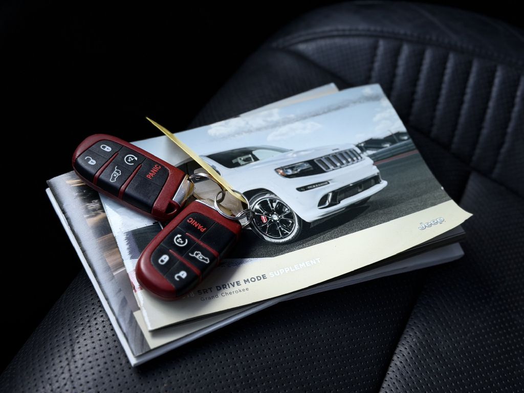 Photo 24 of this JEEP GRAND CHEROKEE