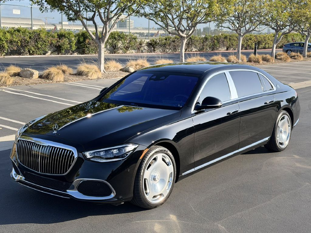Photo 5 of this MERCEDES-BENZ S-CLASS