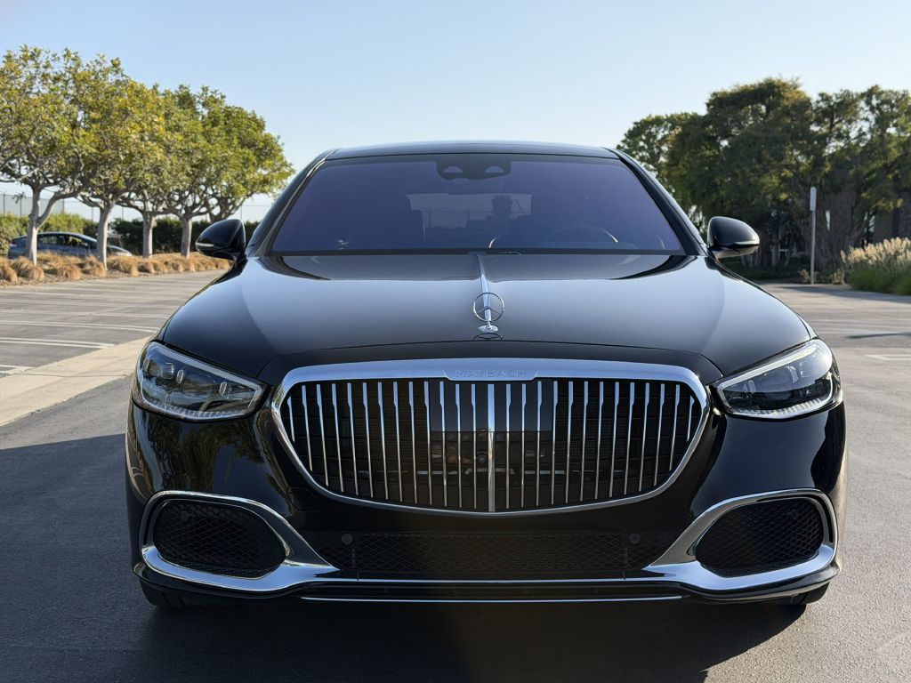 Photo 7 of this MERCEDES-BENZ S-CLASS