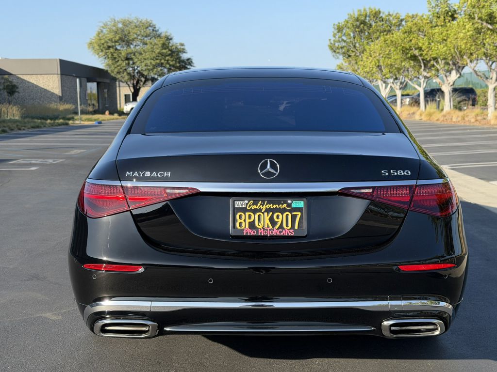 Photo 9 of this MERCEDES-BENZ S-CLASS