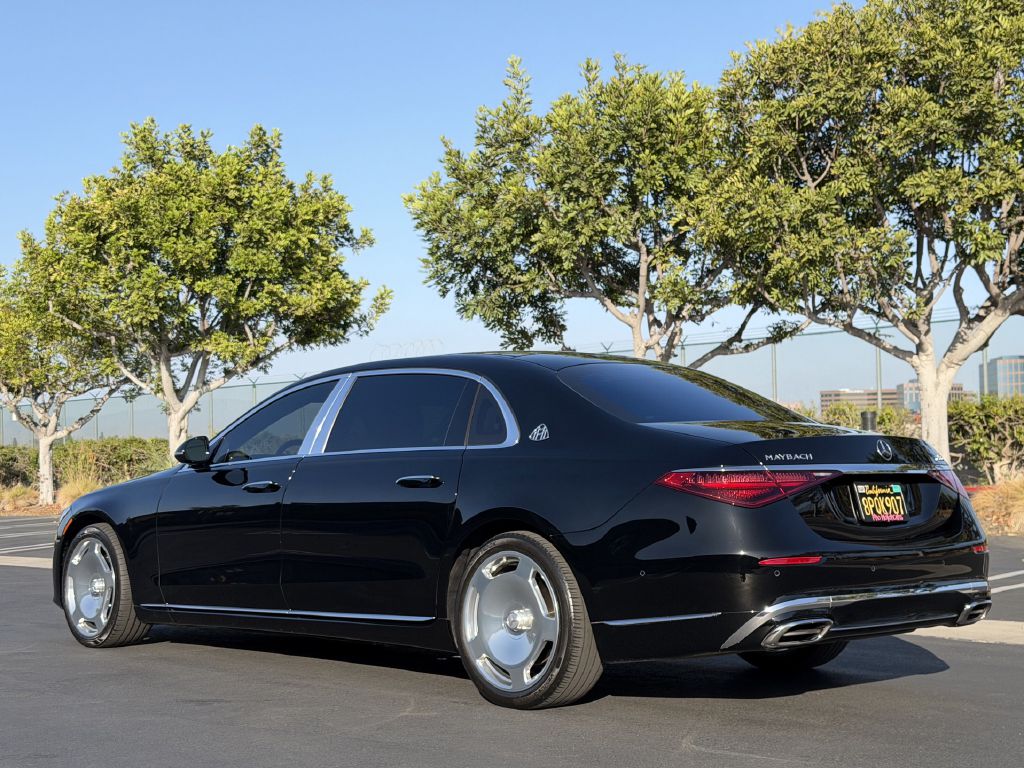 Photo 10 of this MERCEDES-BENZ S-CLASS