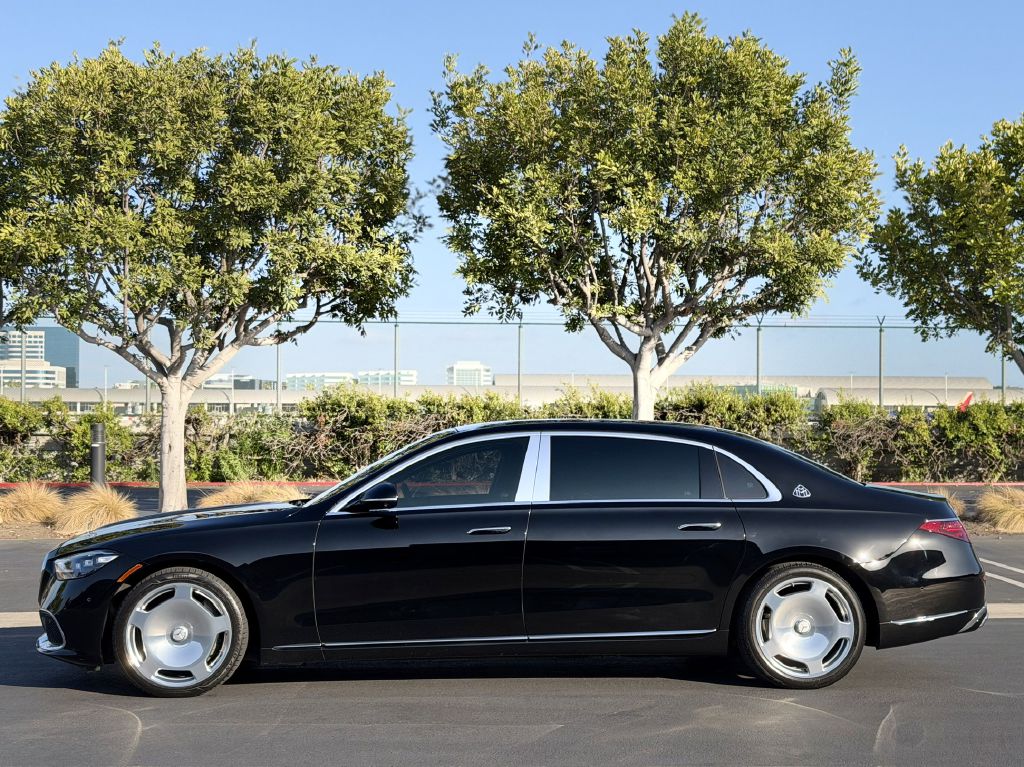 Photo 11 of this MERCEDES-BENZ S-CLASS