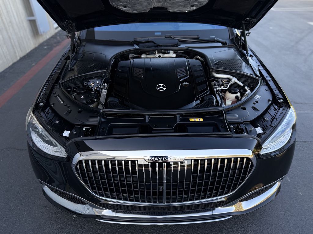 Photo 29 of this MERCEDES-BENZ S-CLASS