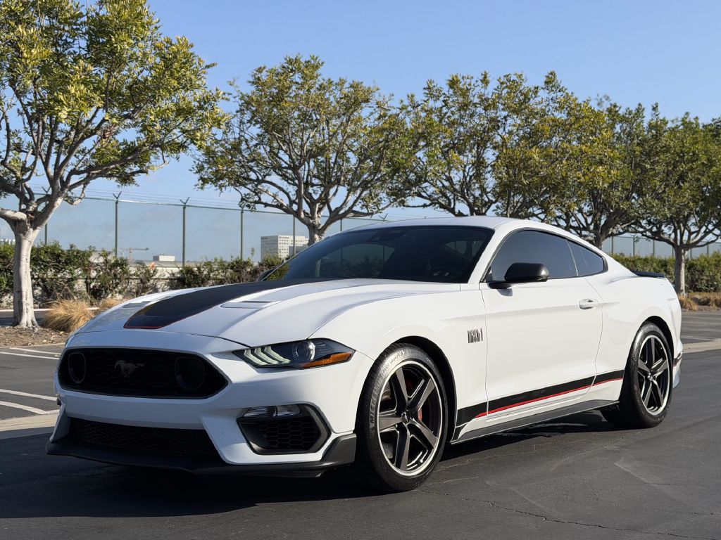 Photo 2 of this FORD MUSTANG