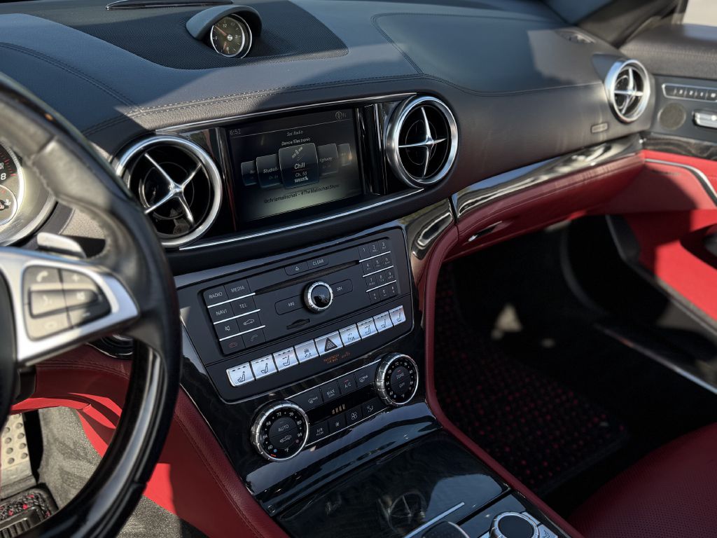 Photo 22 of this MERCEDES-BENZ SL