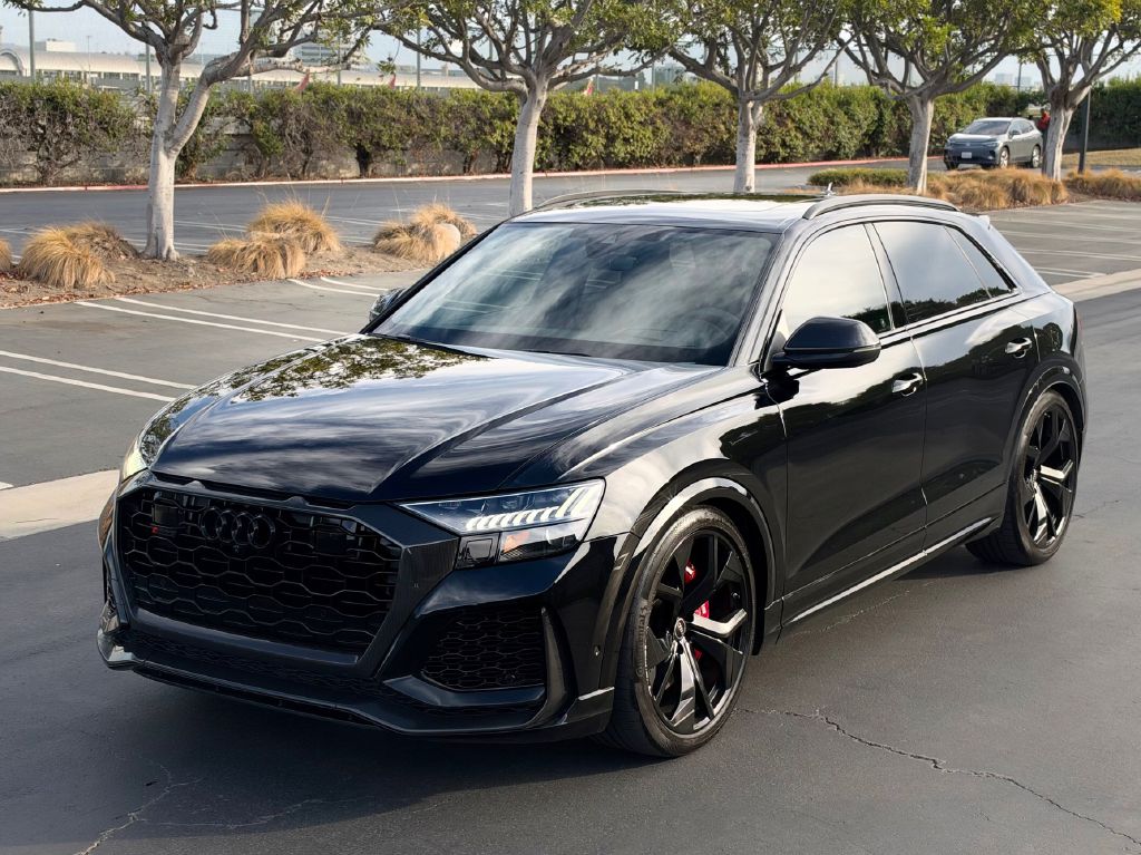 Photo 2 of this AUDI RS Q8