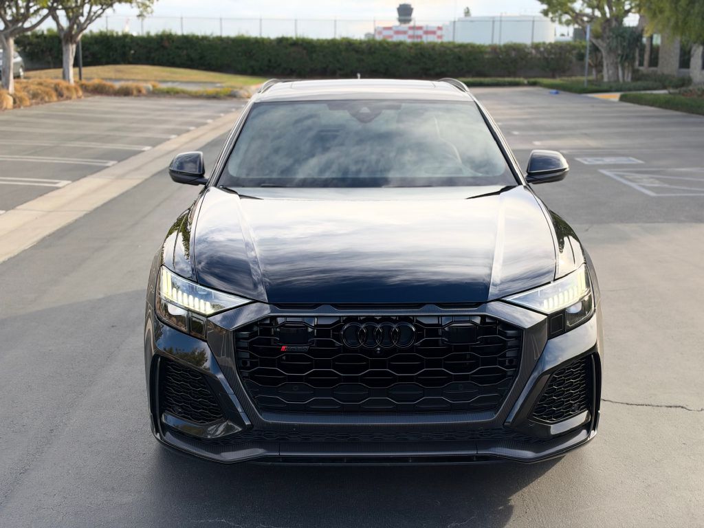Photo 3 of this AUDI RS Q8