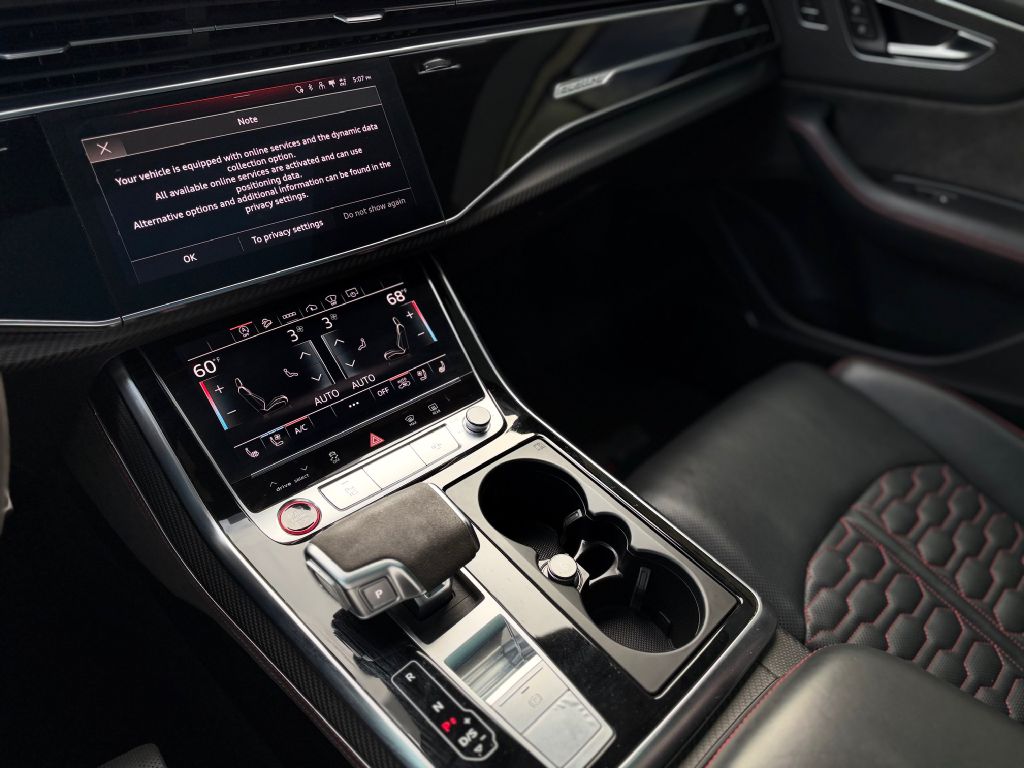 Photo 16 of this AUDI RS Q8