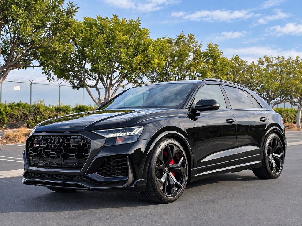 2022 AUDI RS Q8