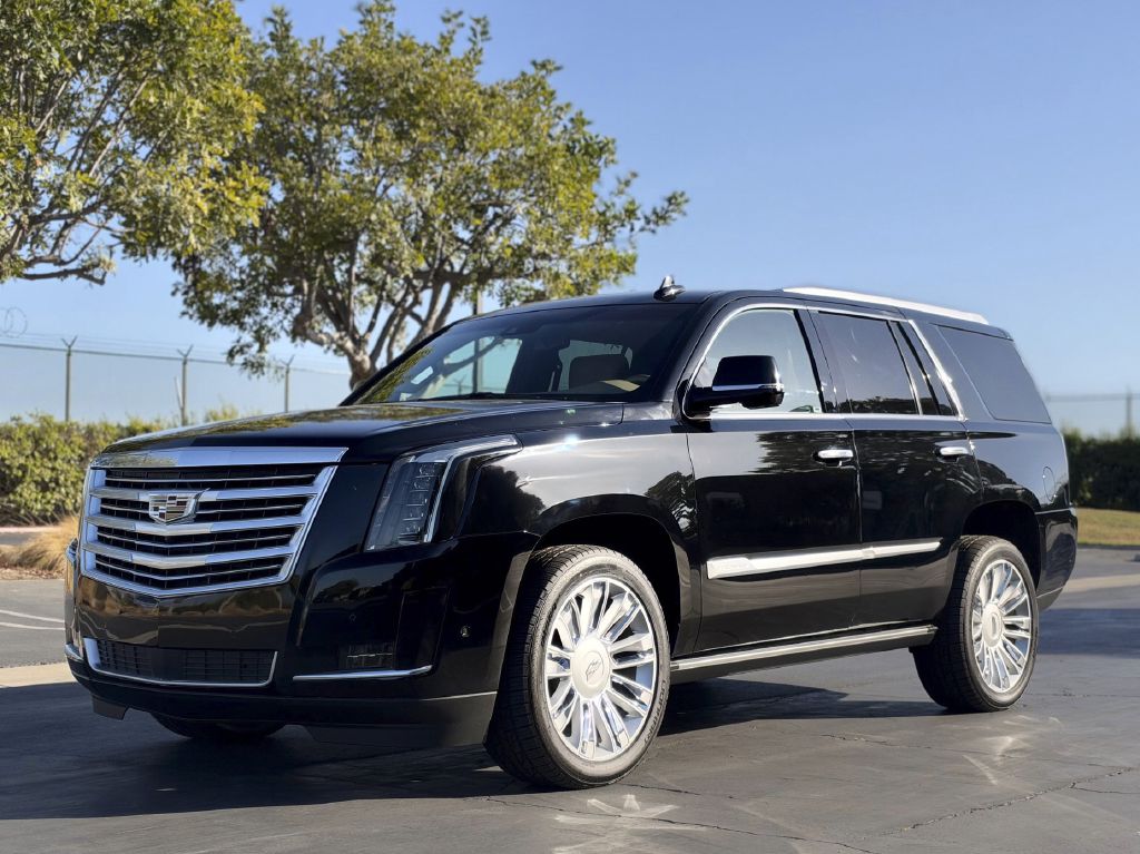 Photo 2 of this CADILLAC ESCALADE