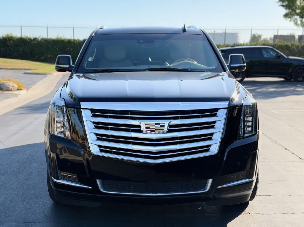 Photo 3 of this CADILLAC ESCALADE