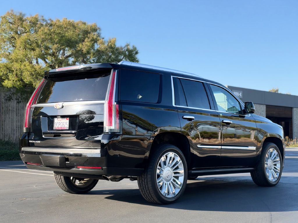 Photo 4 of this CADILLAC ESCALADE