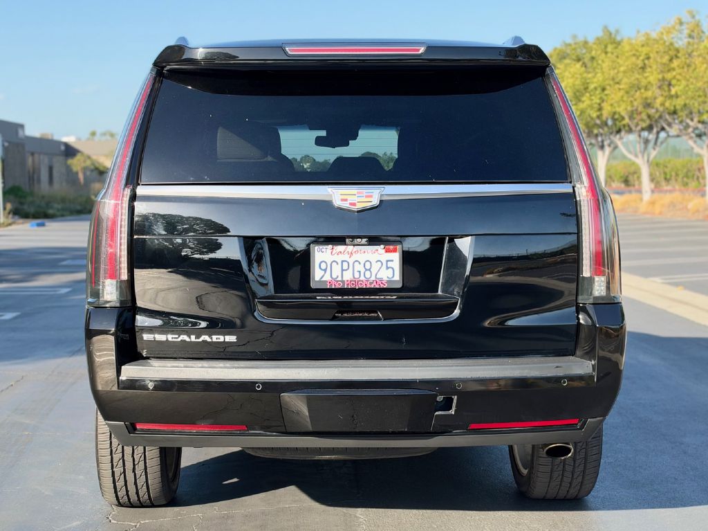 Photo 5 of this CADILLAC ESCALADE