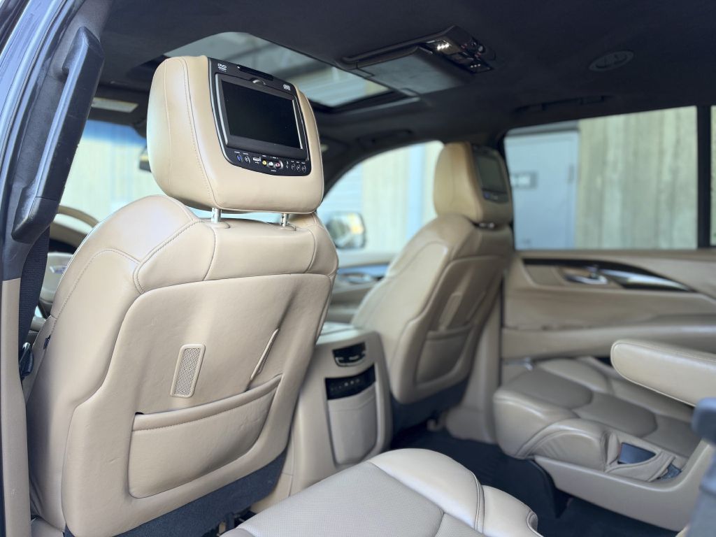 Photo 11 of this CADILLAC ESCALADE