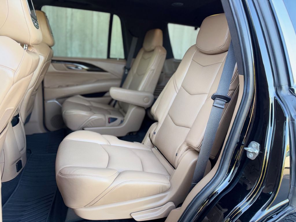 Photo 12 of this CADILLAC ESCALADE