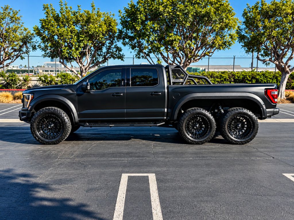 Photo 6 of this FORD F150 6X6