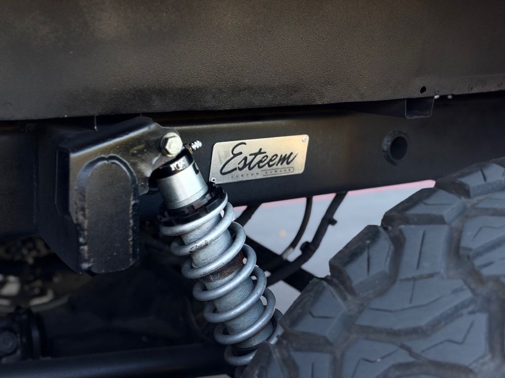 Photo 18 of this FORD F150 6X6