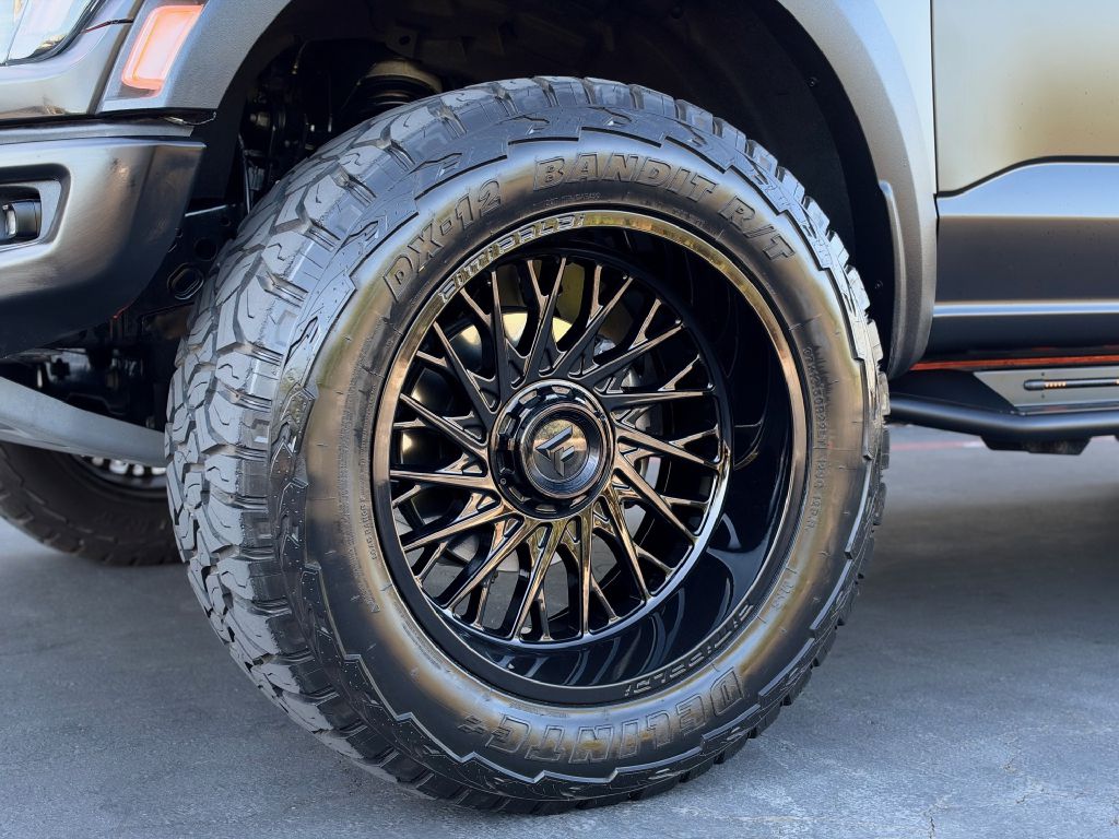 Photo 22 of this FORD F150 6X6