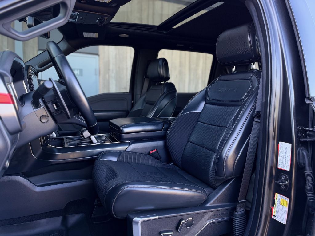Photo 30 of this FORD F150 6X6