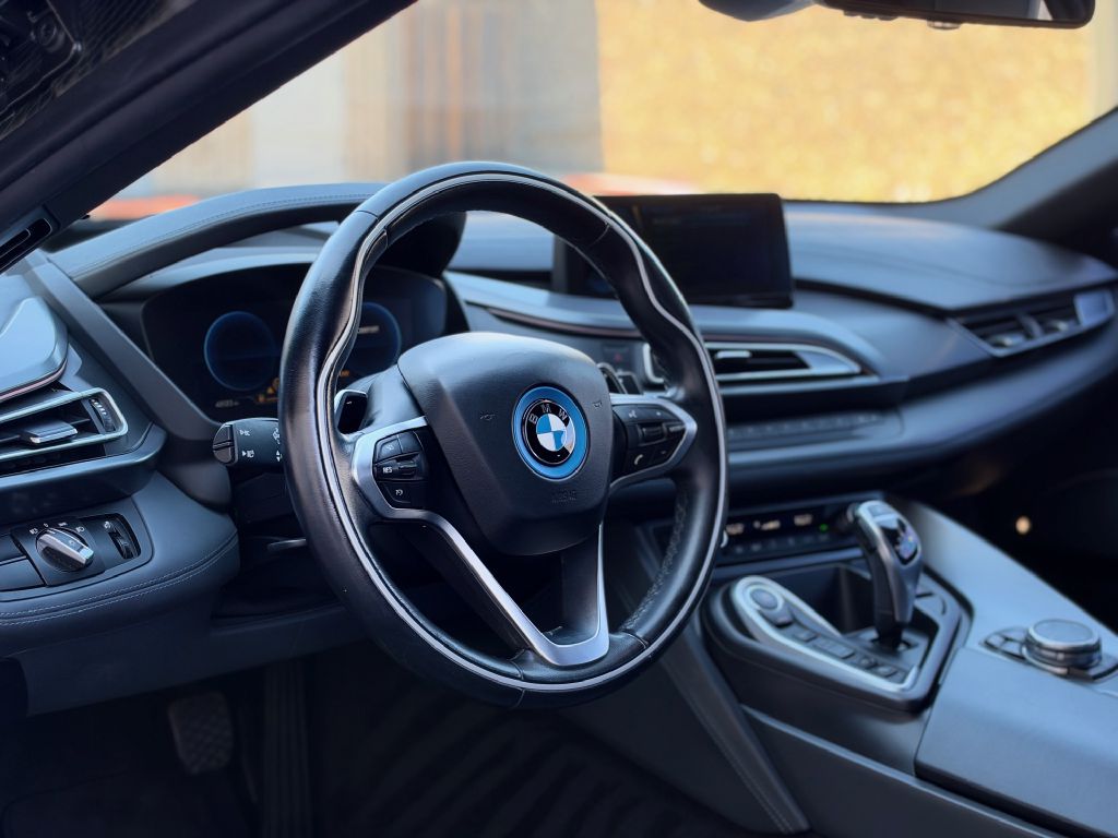 Photo 13 of this BMW I8