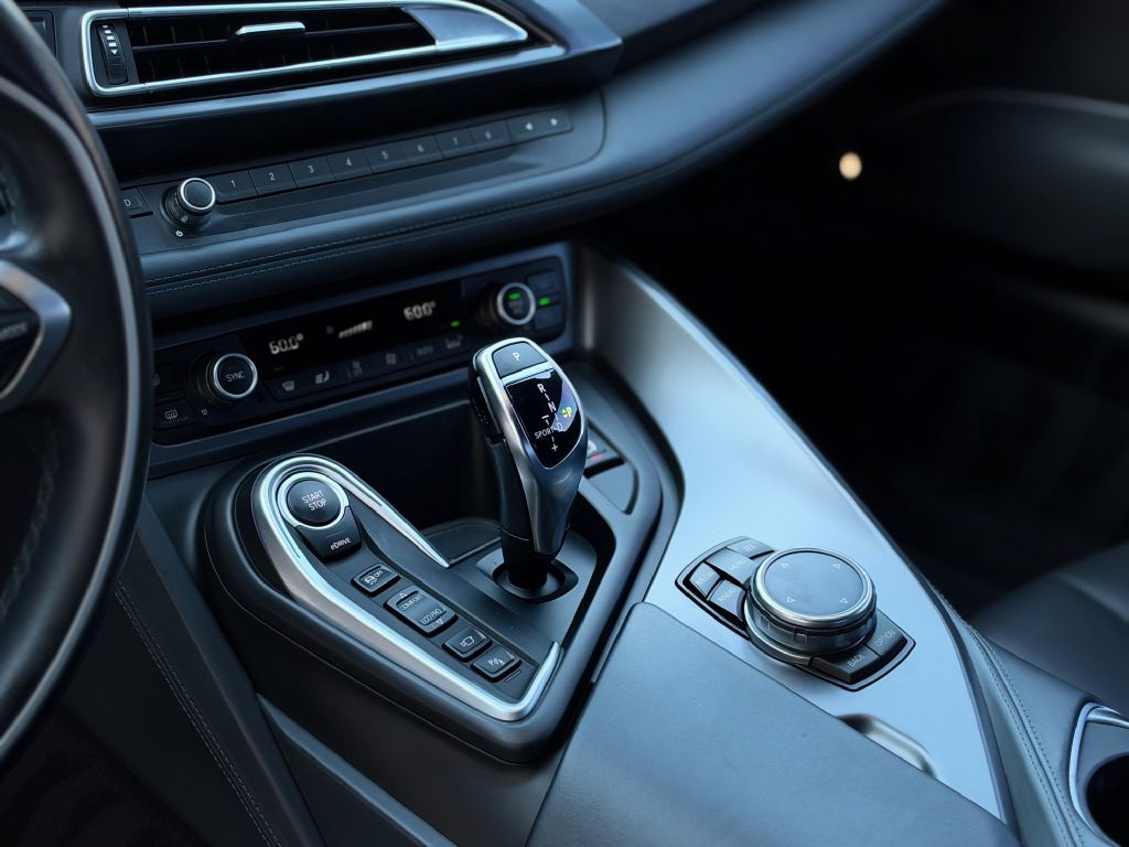 Photo 18 of this BMW I8