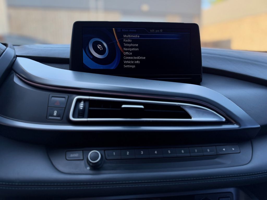 Photo 22 of this BMW I8