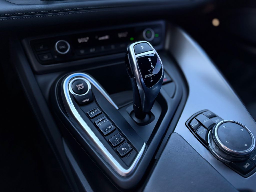 Photo 24 of this BMW I8