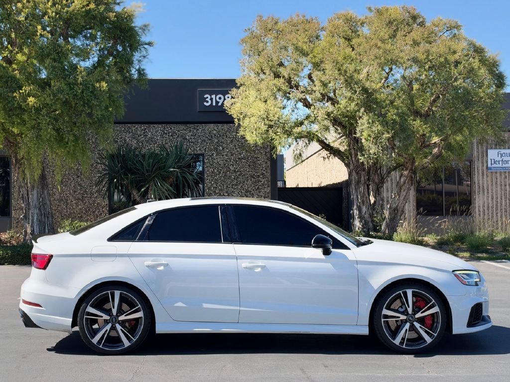 Photo 4 of this AUDI RS3
