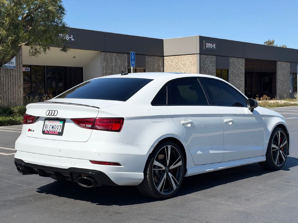 Photo 5 of this AUDI RS3